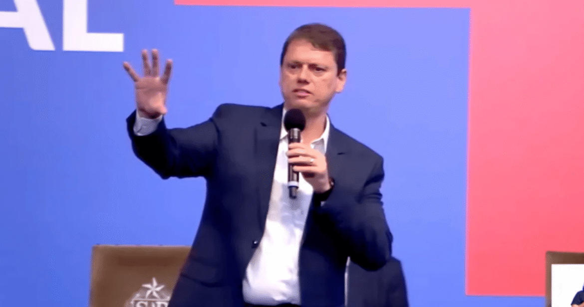 video-diploma-tem-cada-vez-menos-relevancia,-afirma-tarcisio