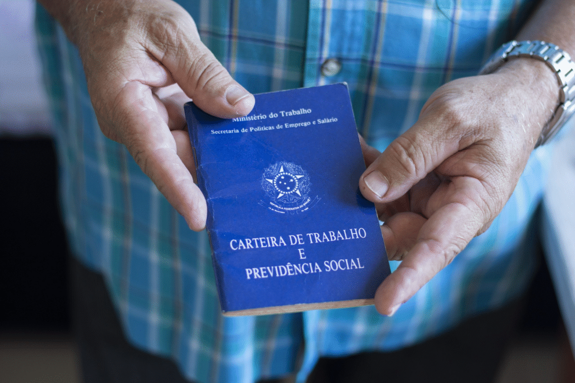 desemprego-cai-em-dois-estados-no-3o-trimestre,-diz-ibge;vejaquais