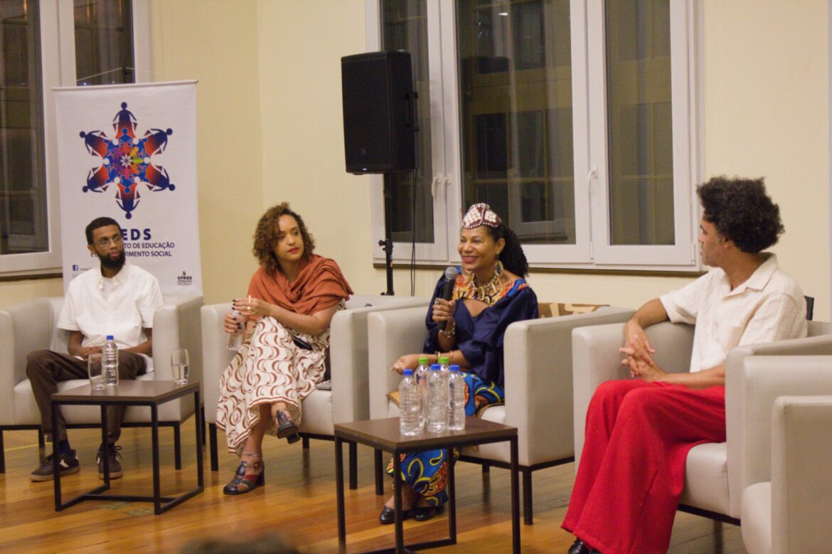 a-memoria-da-africa-esta-em-nosso-sangue,-diz-rainha-cangolesa,-em-conferencia-na-ufrgs
