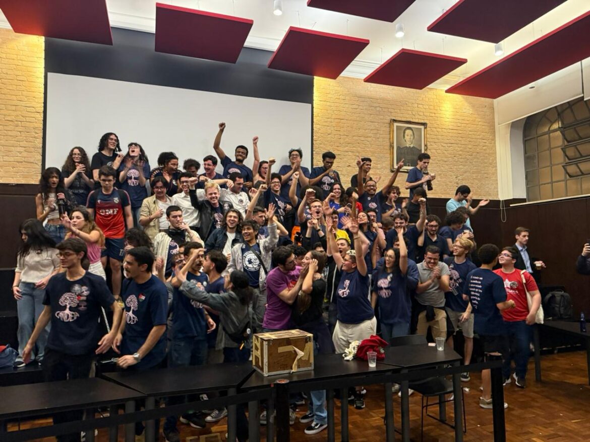 usp:-rita-lara-vence-eleicao-e-pt-volta-a-presidir-o-centro-academico-xi-de-agosto