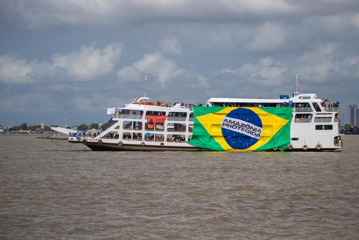 cupula-dos-povos:-mobilizacao-popular-historica-tensiona-correlacao-de-forcas-na-cop30