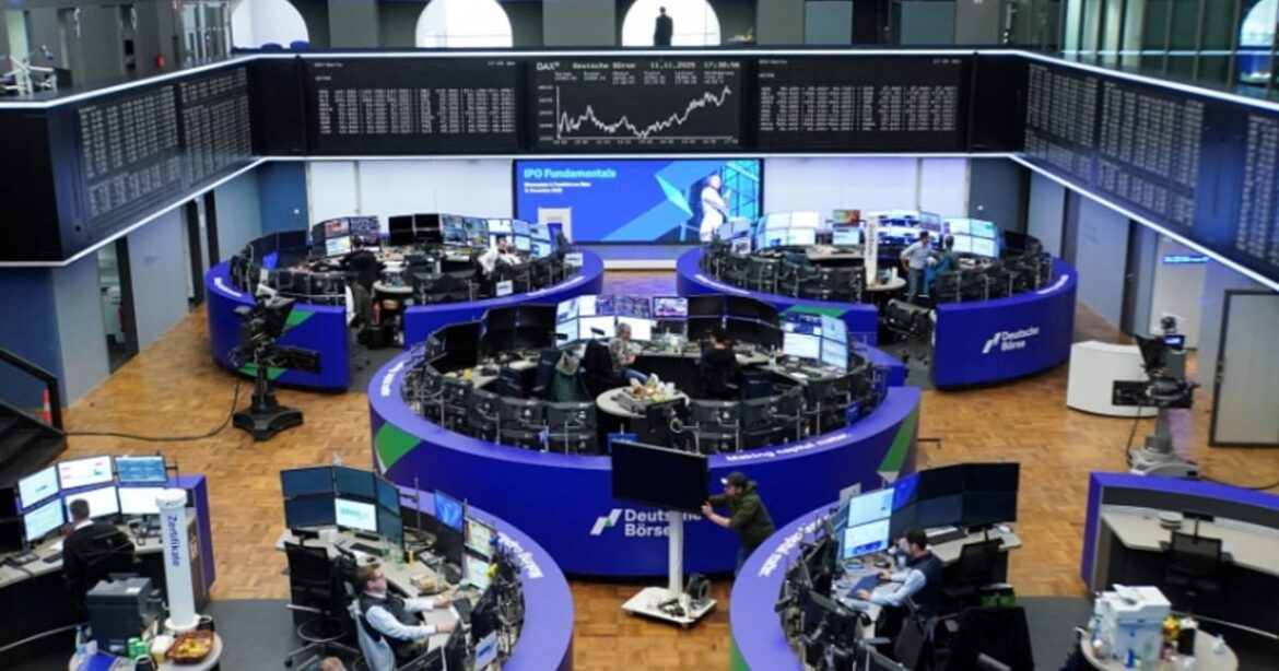 indices-europeus-caem-com-cautela-antes-de-dados-criticos-dos-eua