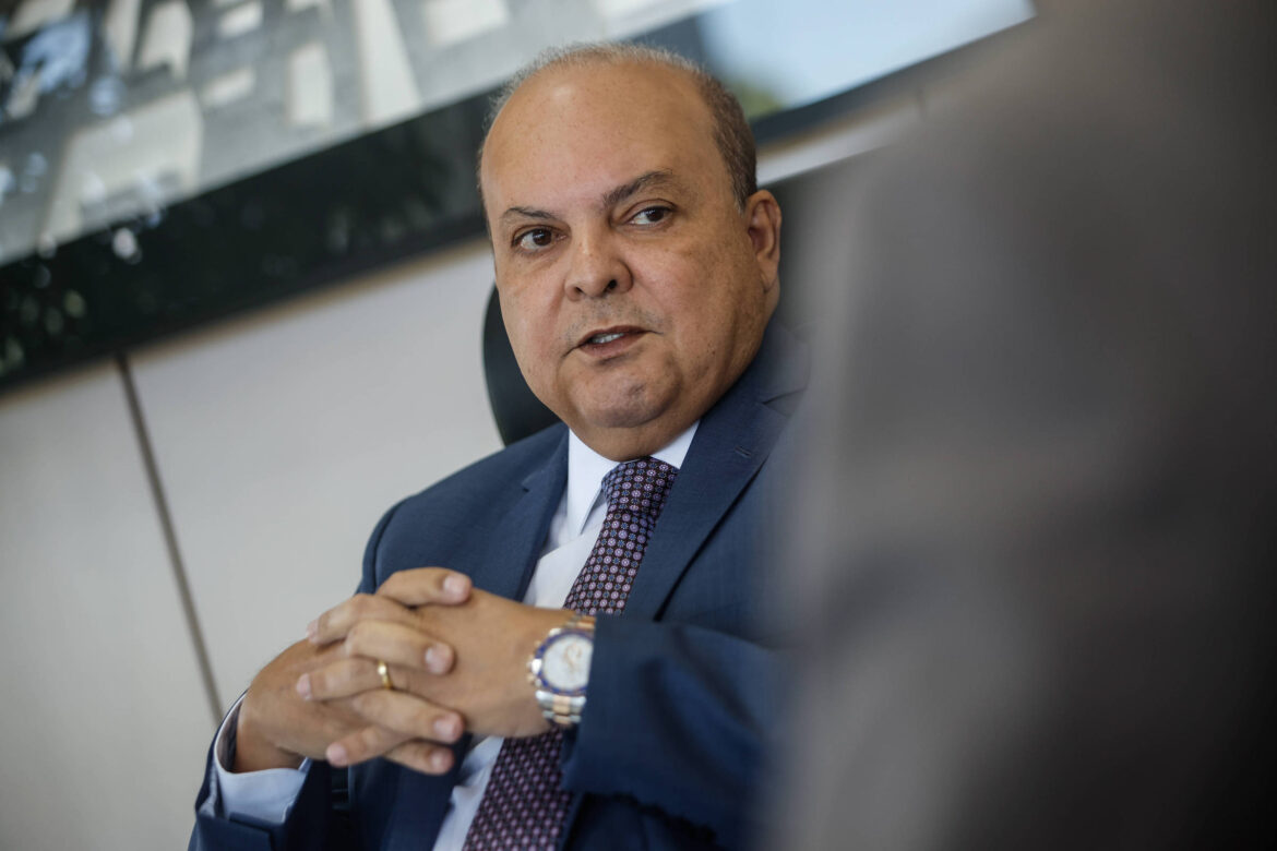 direita-e-esquerda-batem-em-governador-do-df-por-crise-do-master;-veja-videos