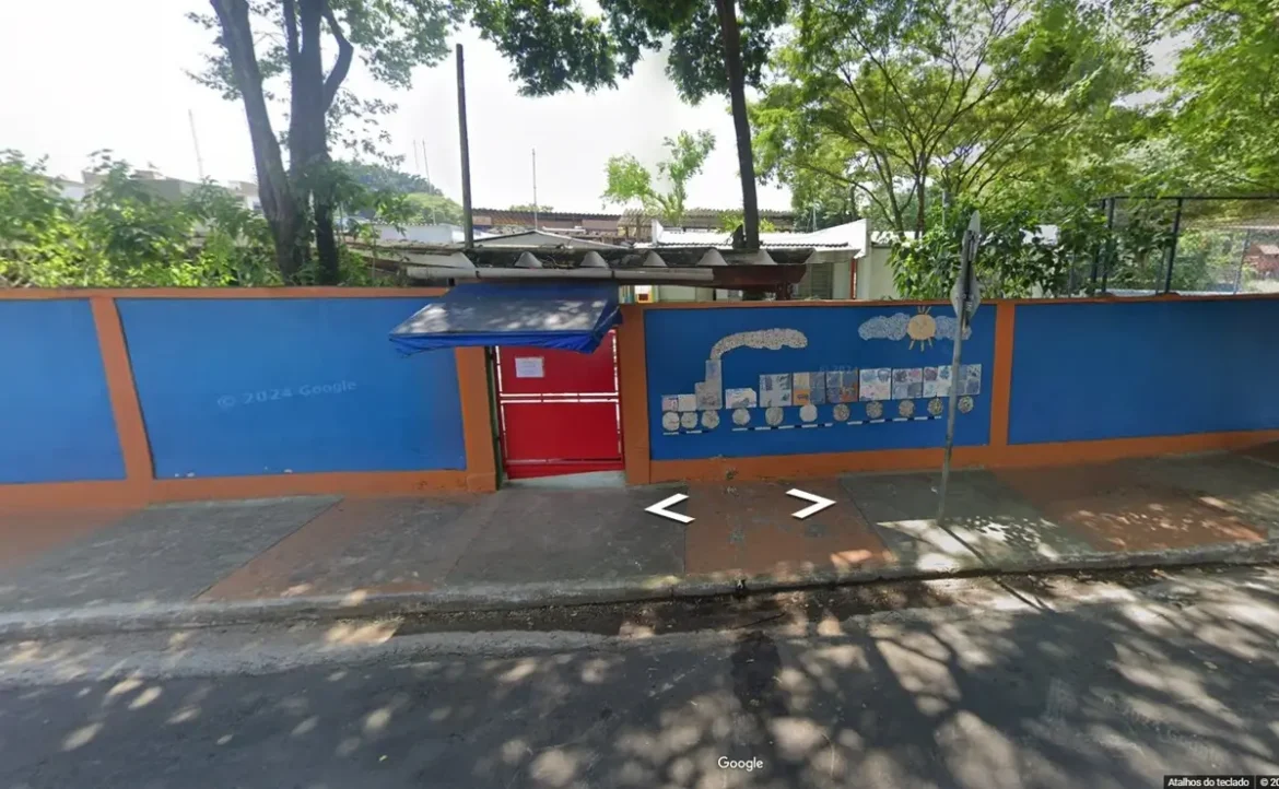 intolerancia:-pms-invadem-creche-armados-e-ameacam-educadoras-por-aula-antirracista