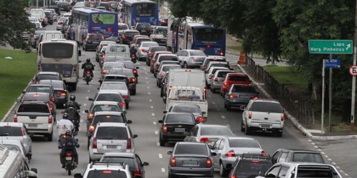feriado-deve-movimentar-mais-de-3-milhoes-de-veiculos-em-sao-paulo
