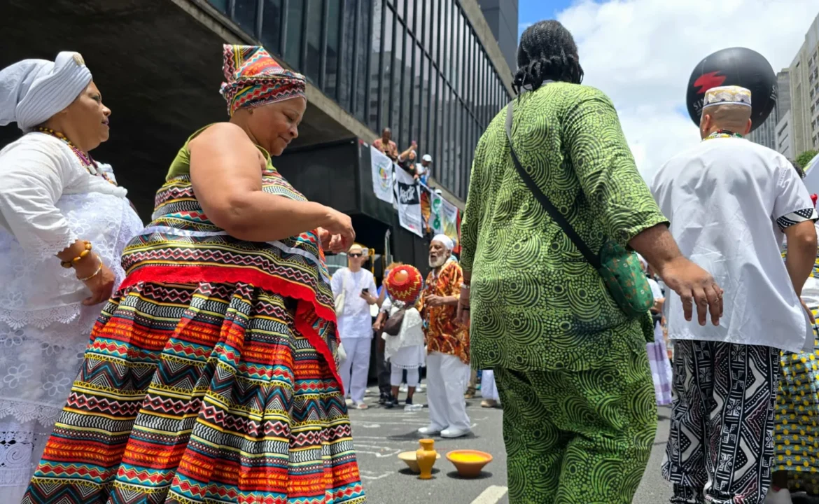 ao-som-de-xequere,-marcha-da-consciencia-negra-em-sp-celebra-cultura-afro-brasileira