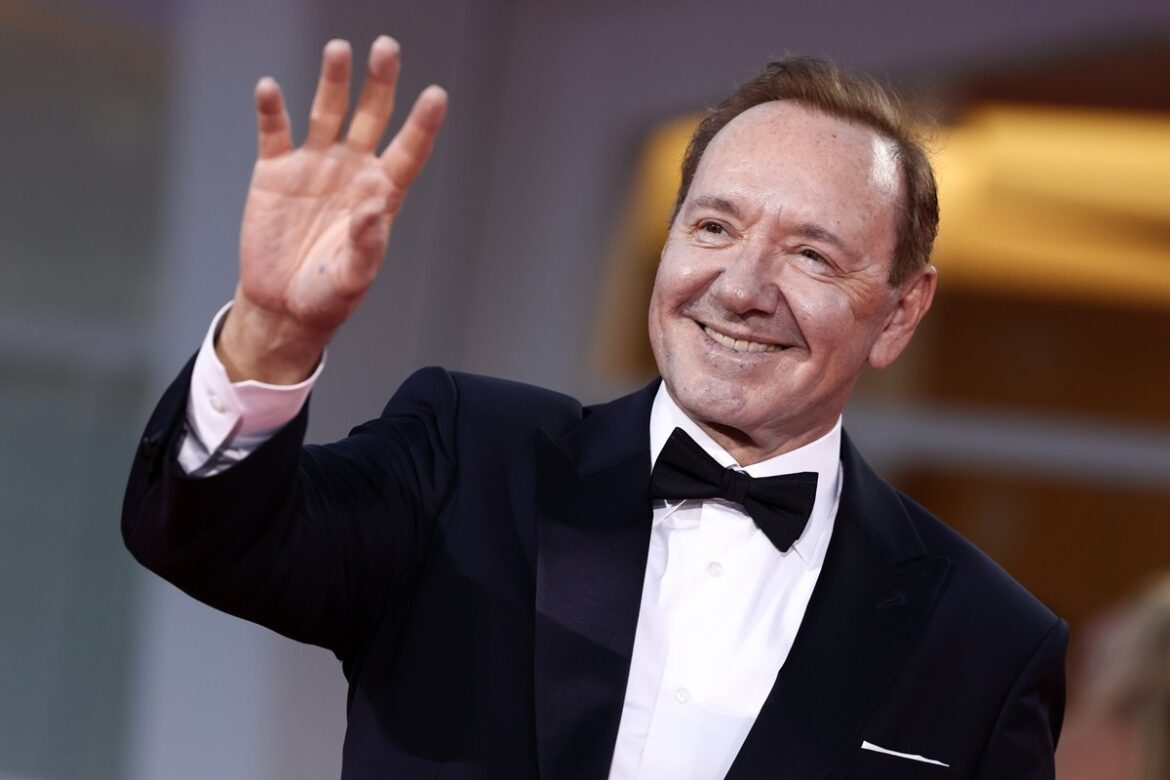 astro-vencedor-do-oscar-diz-estar-endividado-apos-acusacoes-de-abuso