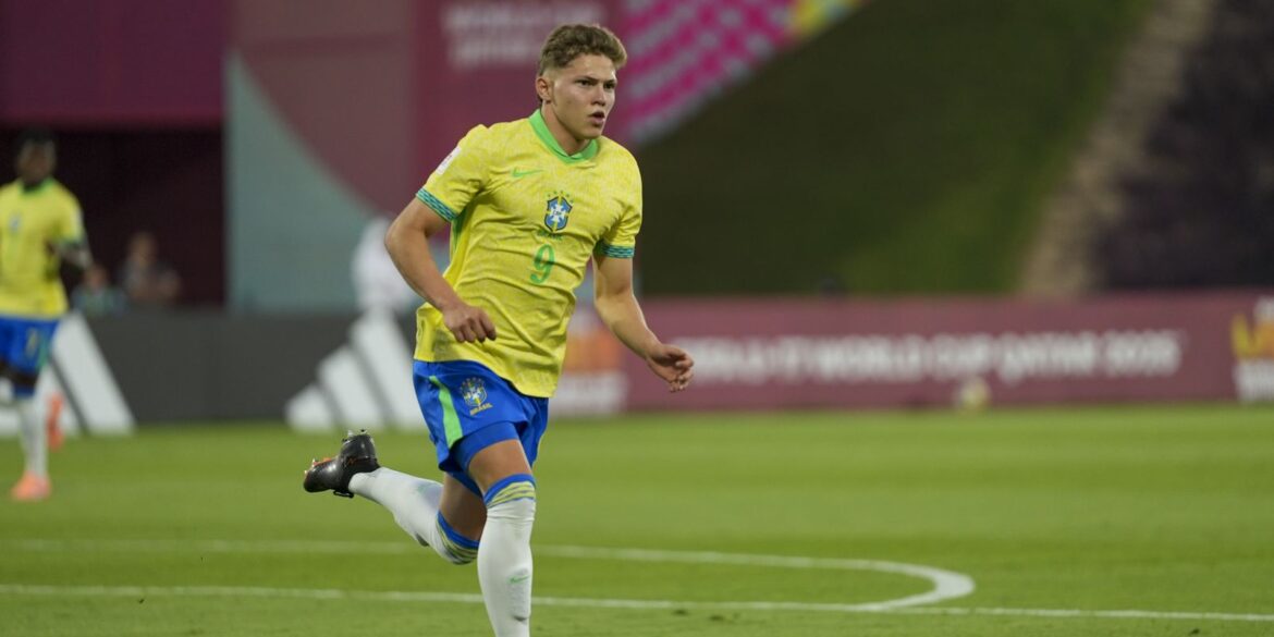brasil-marca-no-ultimo-minuto-e-garante-vaga-na-semi-do-mundial-sub-17