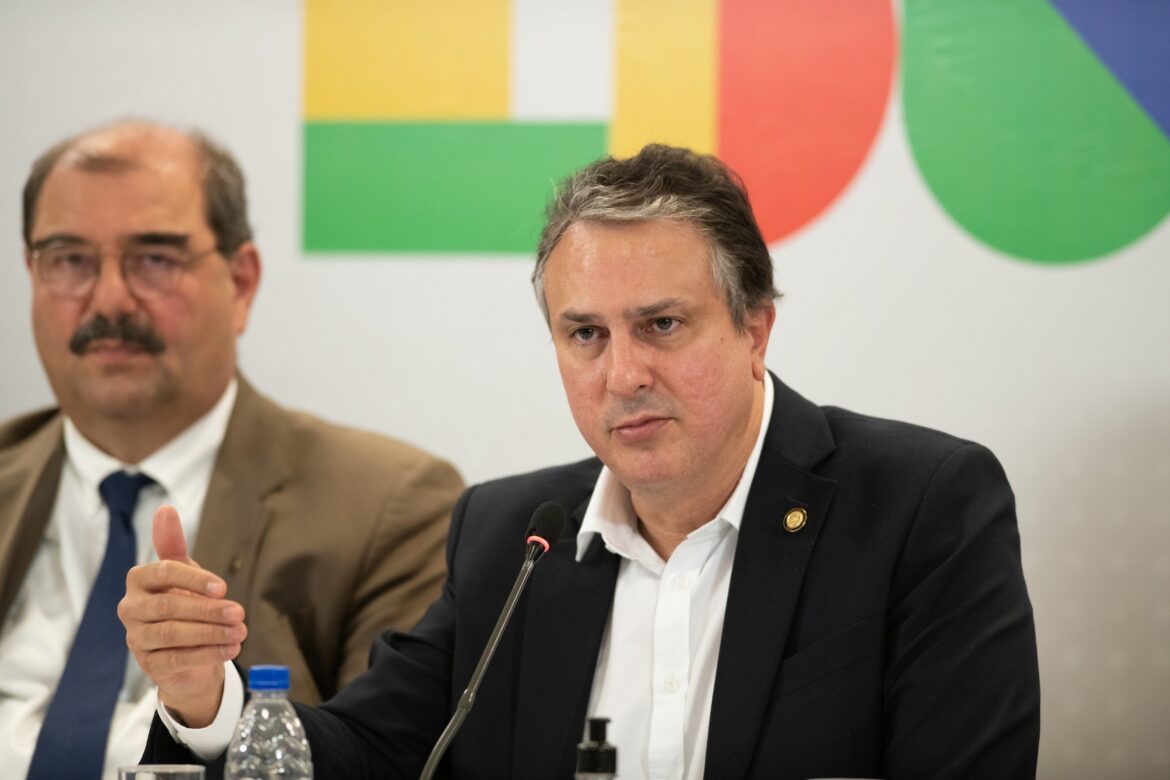 ministro-da-educacao-se-manifesta-sobre-pedido-de-cancelamento-do-enem