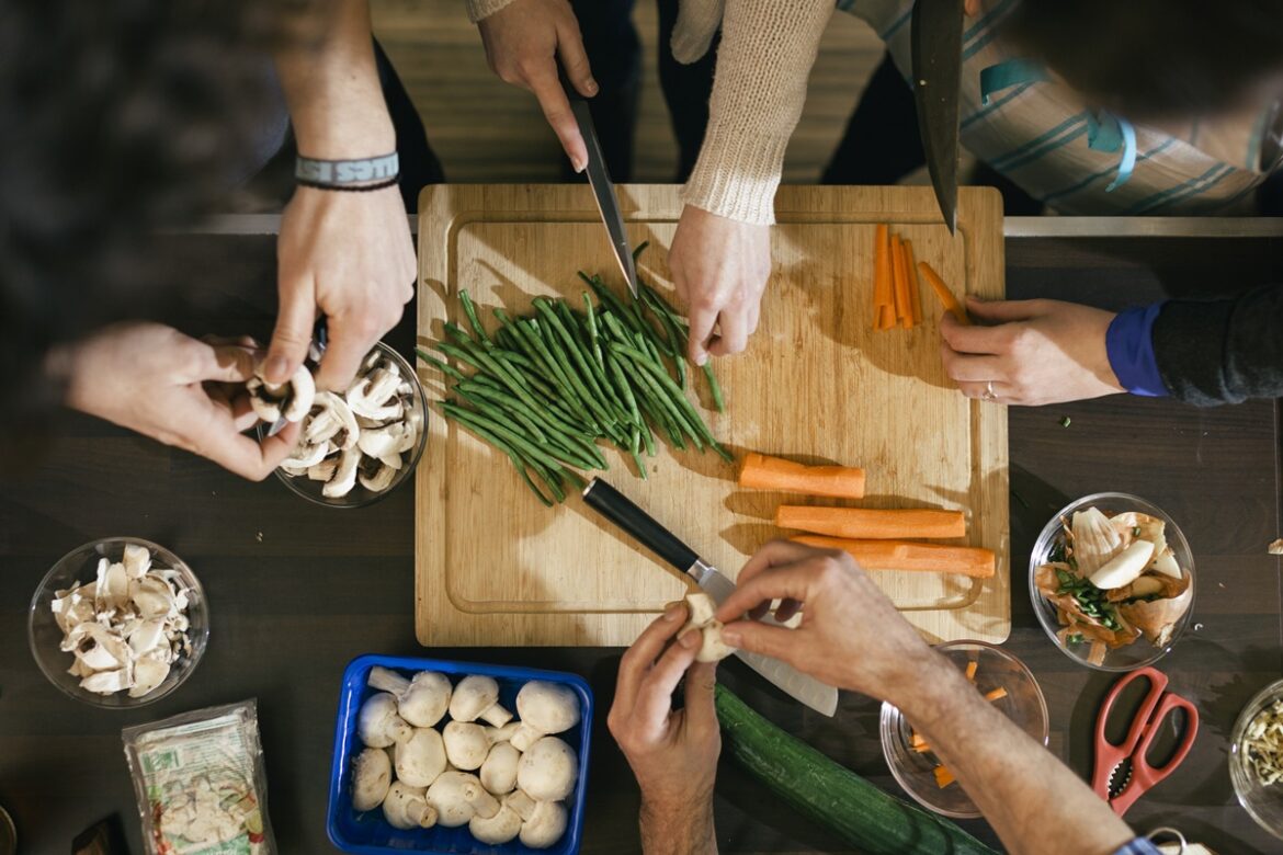 todo-vegano-precisa-tomar-suplementos?-nutricionista-responde