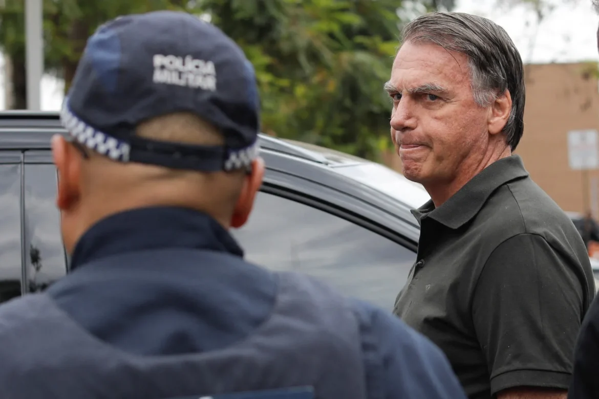 prisao-preventiva-por-risco-de-fuga-enfraquece-defesa-de-bolsonaro-e-pode-leva-lo-a-cumprir-pena-na-pf,-dizem-juristas