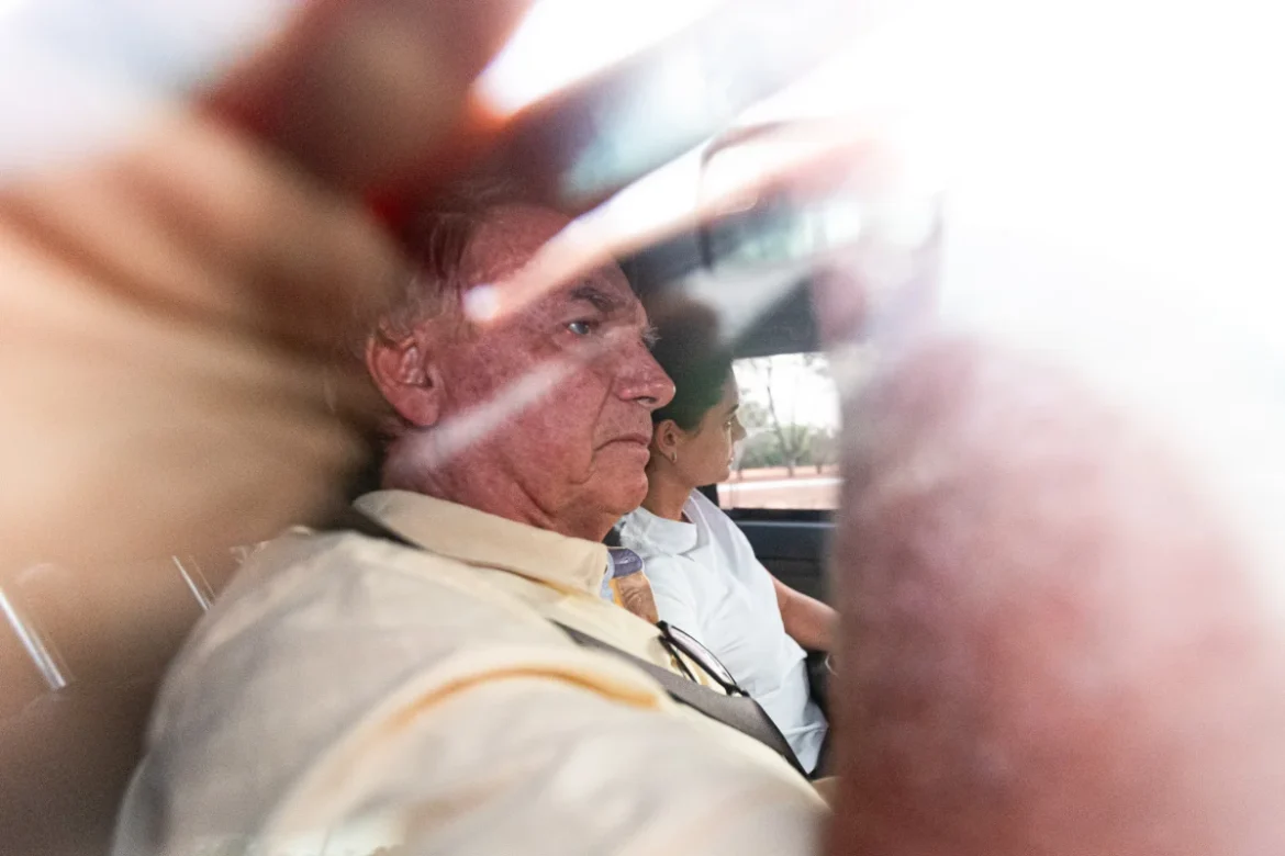no-mundo-alucinogeno-de-bolsonaro.-por-moises-mendes