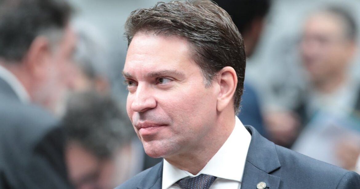 petistas-dizem-que-bolsonaro-e-ramagem-atrapalham-anistia-na-camara