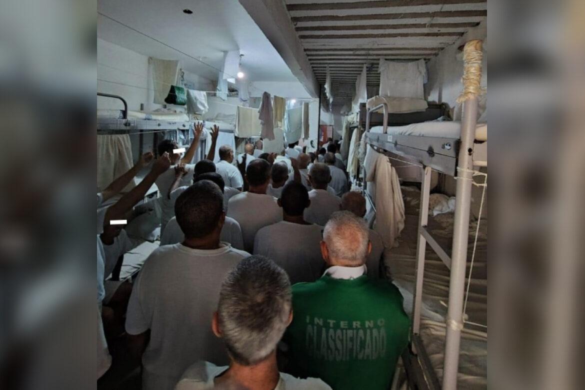 em-ala-de-idosos-da-papuda,-bolsonaro-pegaria-superlotacao-de-192%;-veja-fotos