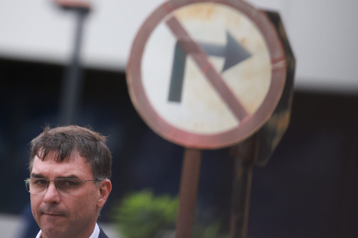 flavio-apos-visitar-bolsonaro:-nao-e-momento-para-falar-de-sucessao