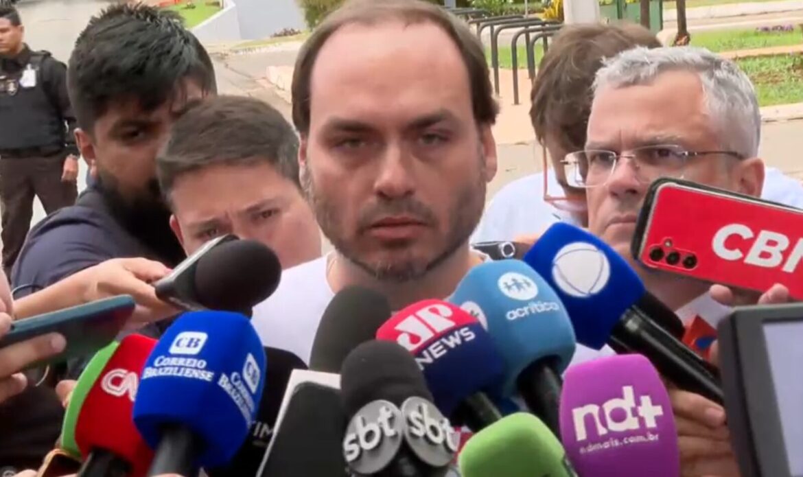 video-bolsonaro-esta-devastado-psicologicamente,-diz-carlos-apos-visita