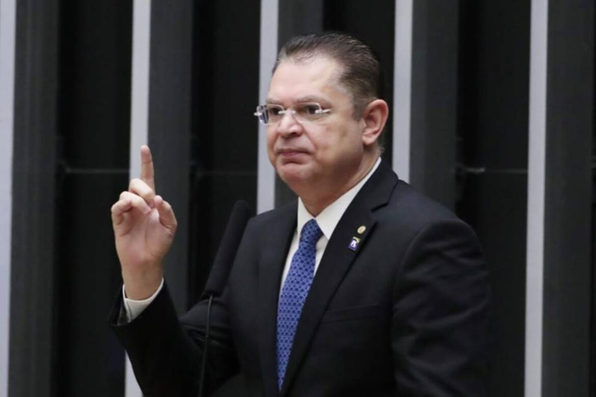 lider-do-pl-ameaca-novas-acoes-caso-anistia-nao-seja-votada