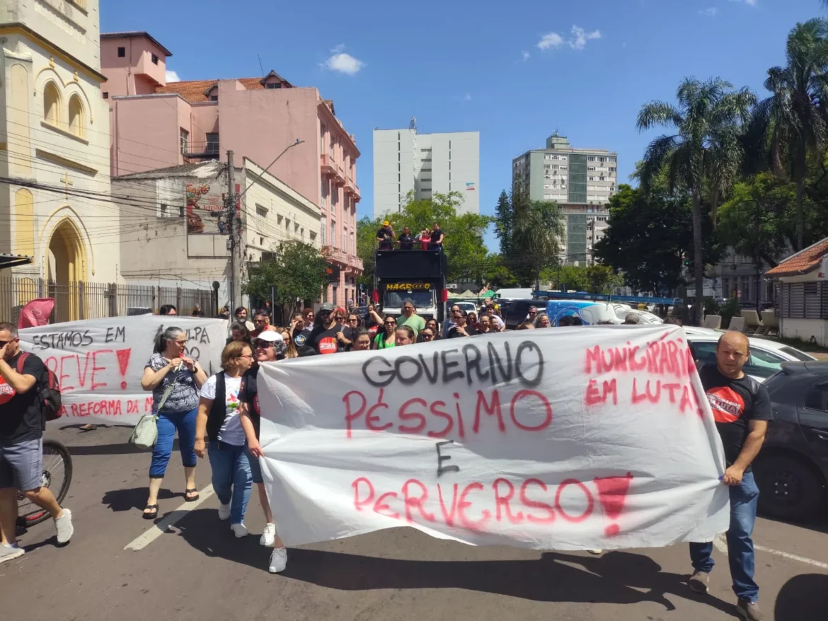 greve-dos-municiparios-de-santa-maria-(rs)-amplia-pressao-contra-a-reforma-da-previdencia