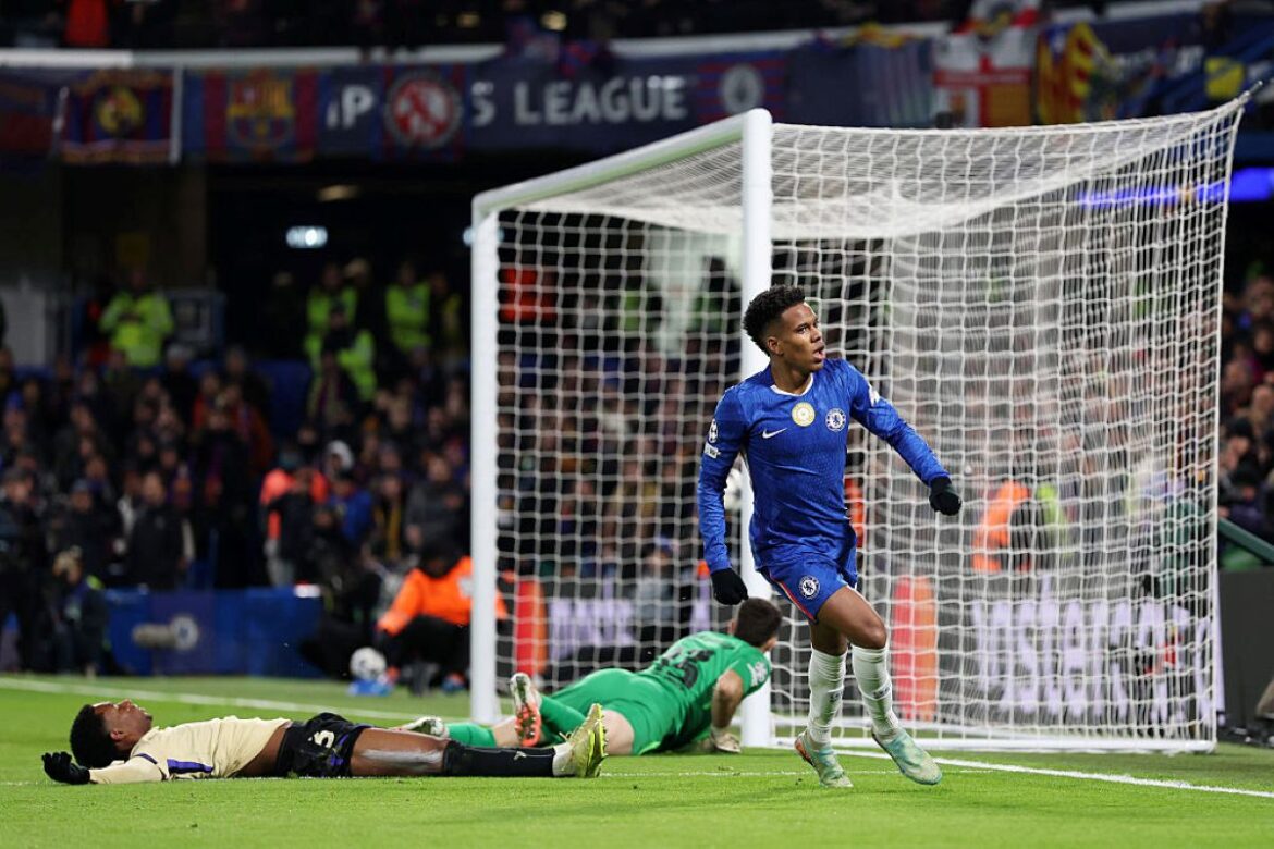 com-gol-de-estevao,-chelsea-atropela-barcelona-na-champions-league