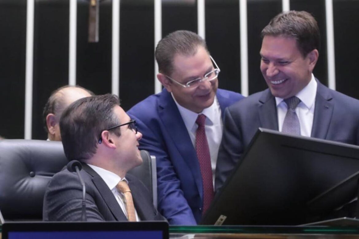 motta-evita-antecipar-futuro-de-ramagem-na-camara-e-aguarda-stf