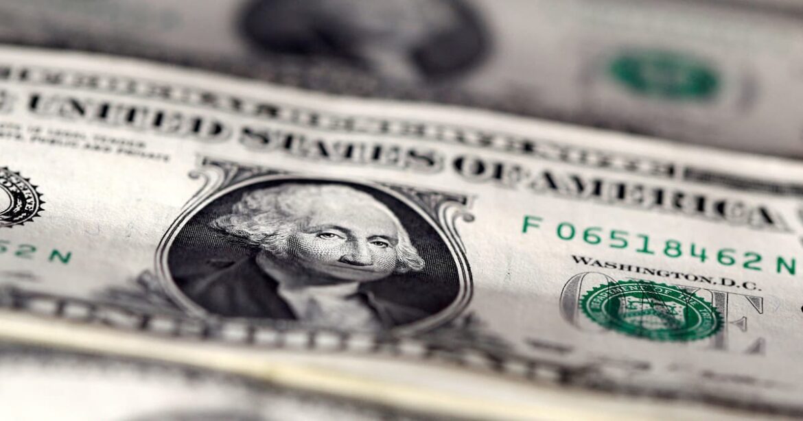 dolar-se-mantem-perto-da-estabilidade-ante-o-real-apos-ipca-15