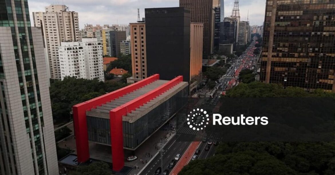ipca-15-sobe-pouco-mais-que-esperado-em-novembro,-mas-desacelera-para-teto-da-meta-em-12-meses