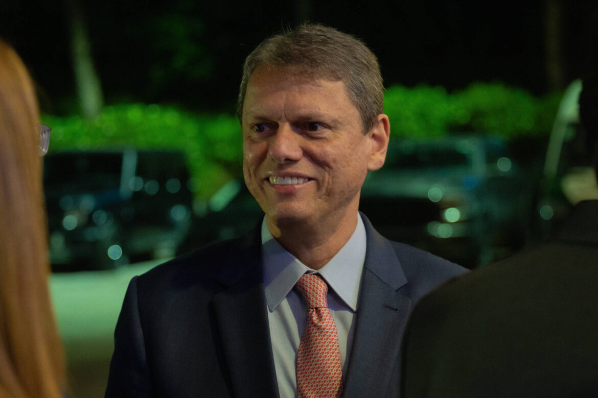 'nos-vamos-livrar-o-brasil-do-pt',-diz-tarcisio-sem-comentar-sobre-possivel-candidatura