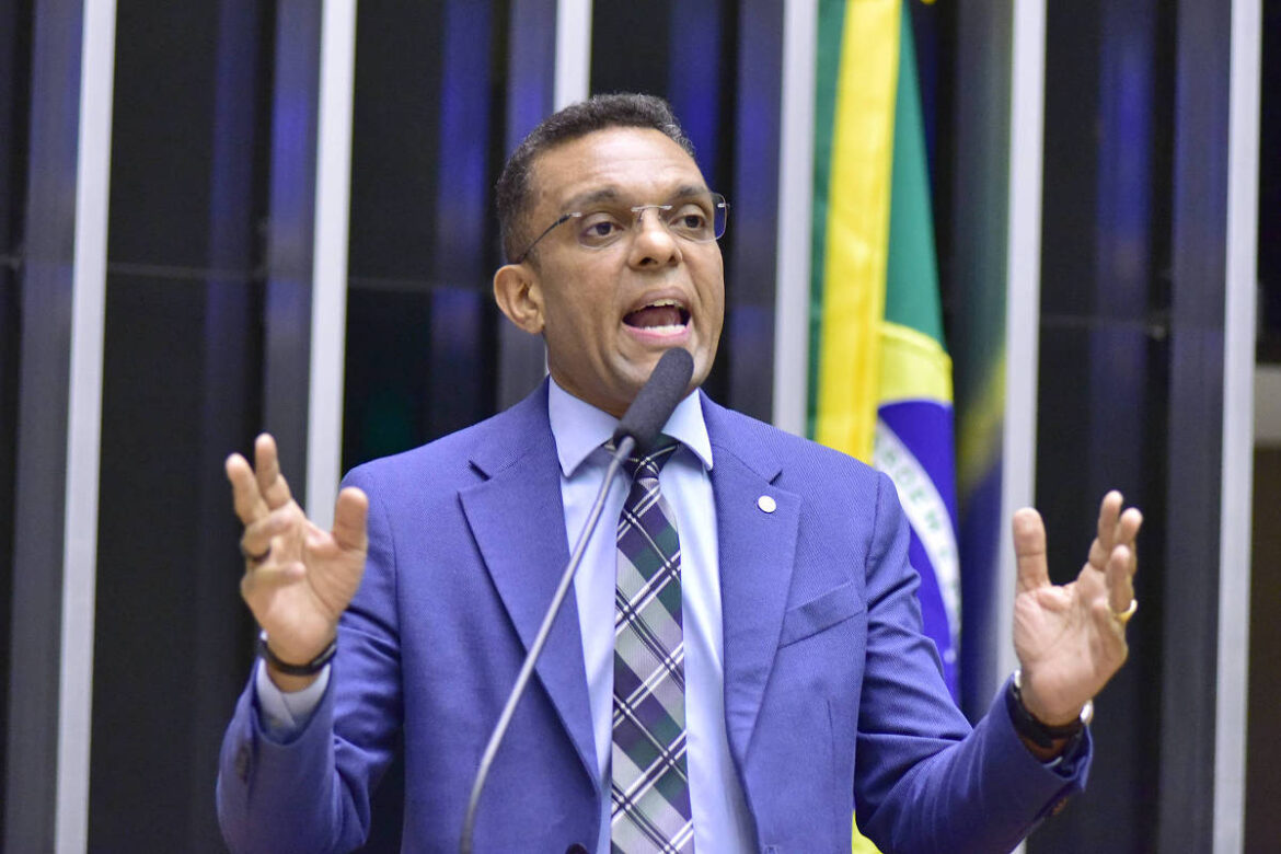 deputado-evangelico-diz-que-alcolumbre-tenta-sequestrar-prerrogativa-de-lula-sobre-messias