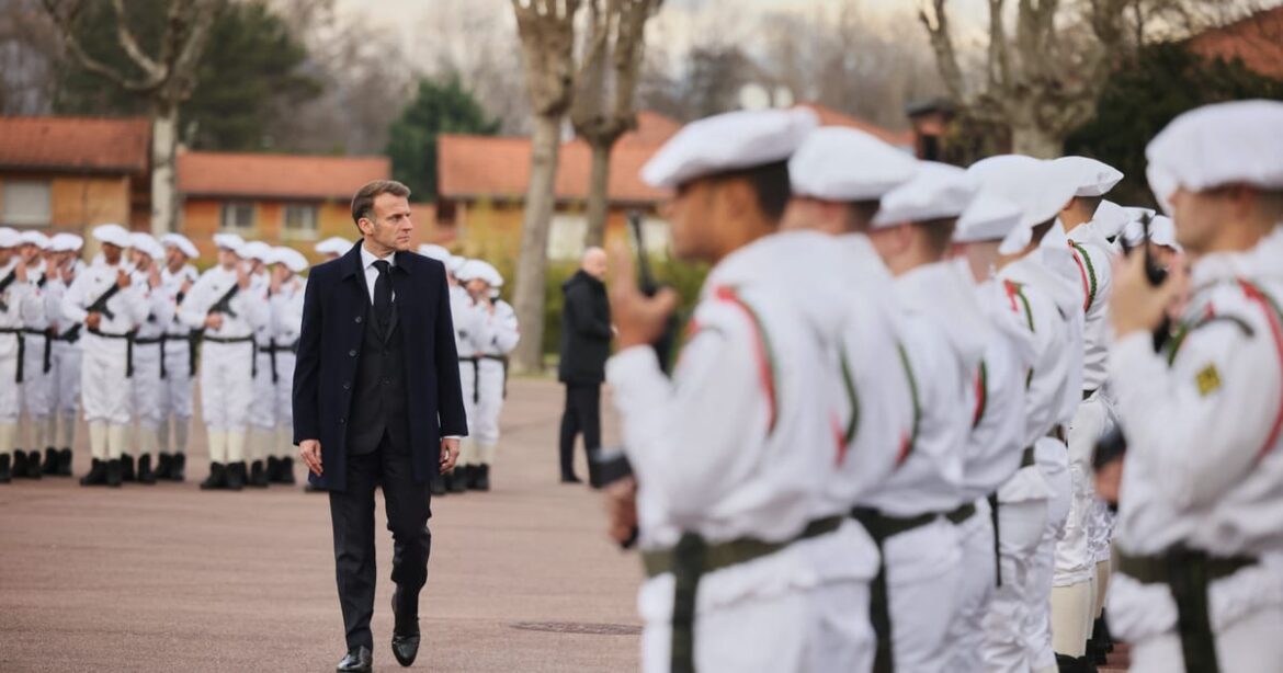 macron-anuncia-servico-militar-voluntario-na-franca-em-meio-a-‘ameacas-crescentes’