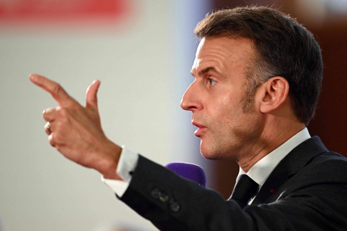 macron-diz-a-brasileiros-que-cessar-fogo-na-ucrania-deve-conter-garantias-de-seguranca-ao-pais