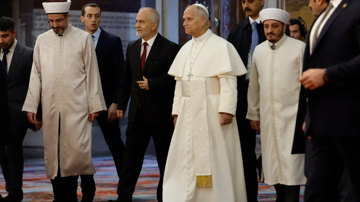 papa-leao-xiv-visita-mesquita-azul-e-reforca-dialogo-inter-religioso-em-istambul