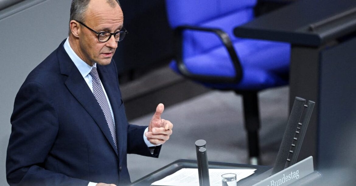merz,-da-alemanha,-pede-que-ue-flexibilize-proibicao-de-motores-a-combustao-em-2035