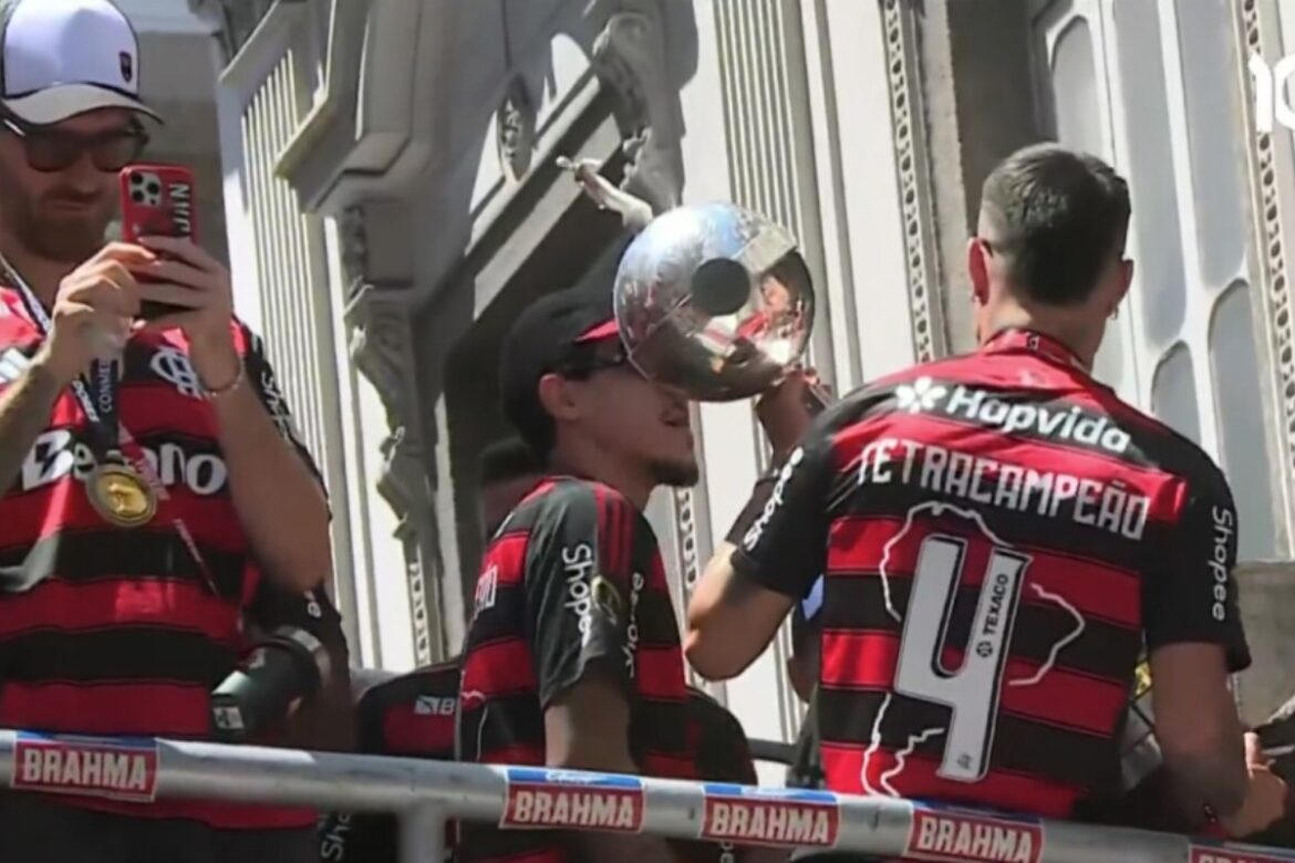 trofeu-da-libertadores-quebrado-pode-amaldicoar-o-flamengo.-entenda