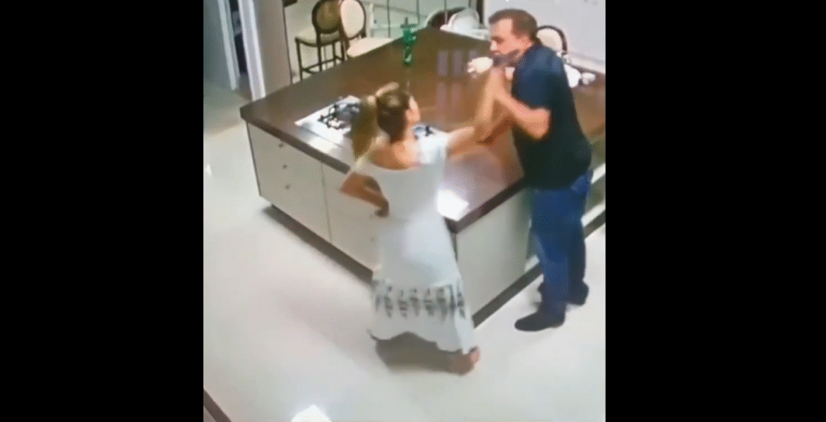 video-mostra-ex-mulher-de-carlinhos-cachoeira-ameacando-o-com-uma-faca