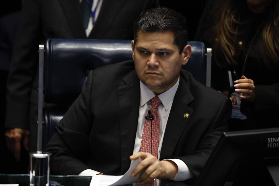alcolumbre-usa-recuo-em-data-de-sabatina-para-retomar-controle-sobre-indicacao-de-messias