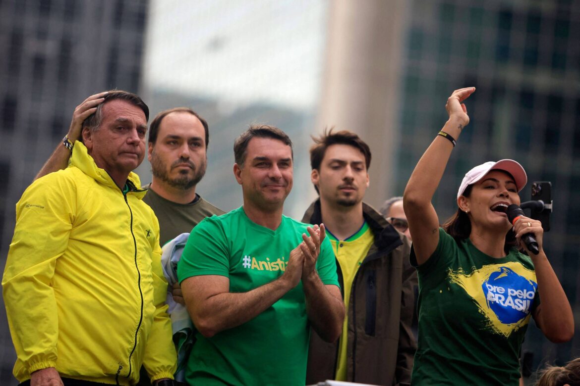 rachas-no-pl-e-na-familia-bolsonaro-extrapolam-alianca-com-ciro-gomes-e-se-estendem-a-outros-estados