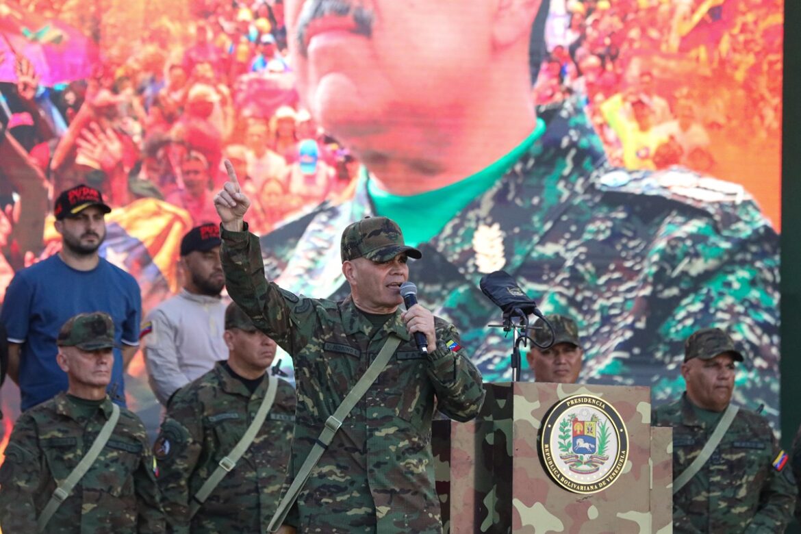o-cerco-de-trump-a-venezuela-(por-helena-pereira)