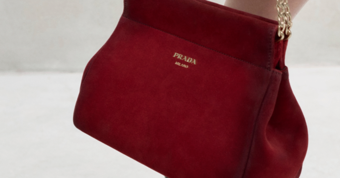 prada-conclui-compra-da-versace-por-1,25-bilhao-de-euros