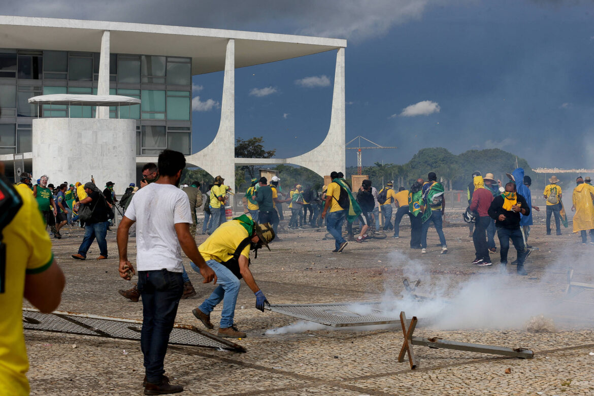 argentina-decide-ate-semana-que-vem-se-extradita-5-brasileiros-foragidos-do-8/1