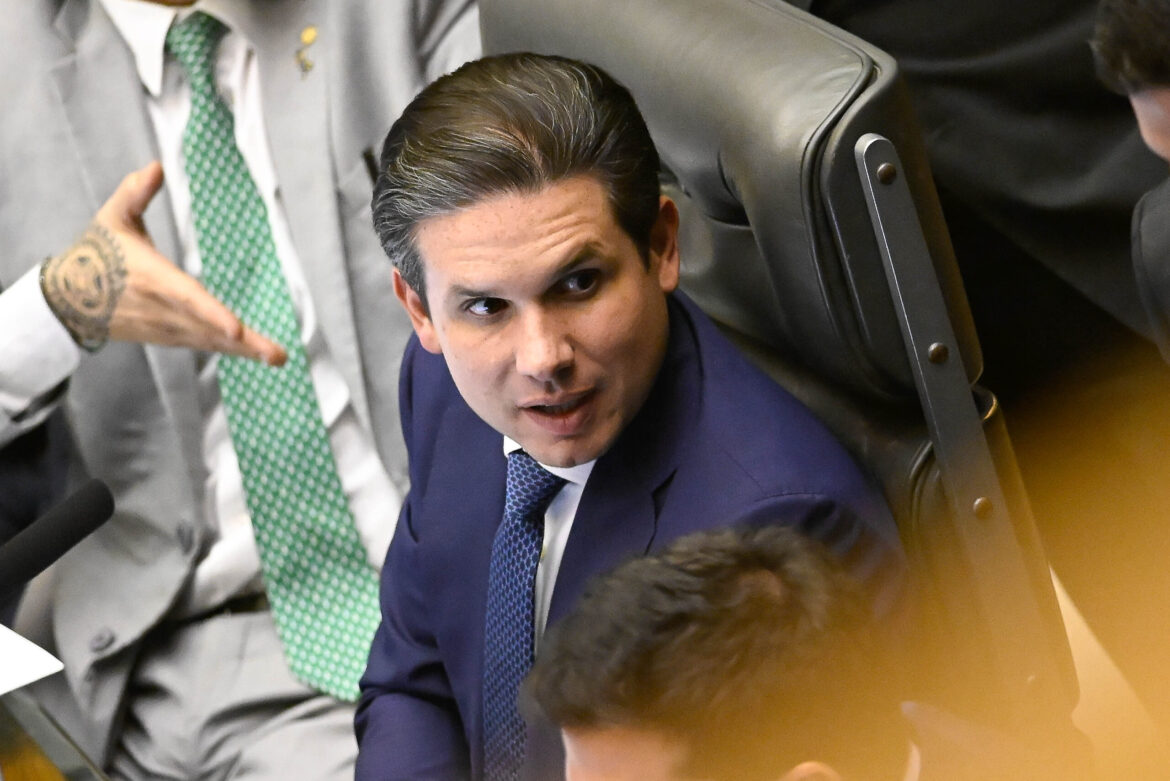 hugo-motta:-polarizacao-politica-levou-a-crise-entre-stf-e-senado