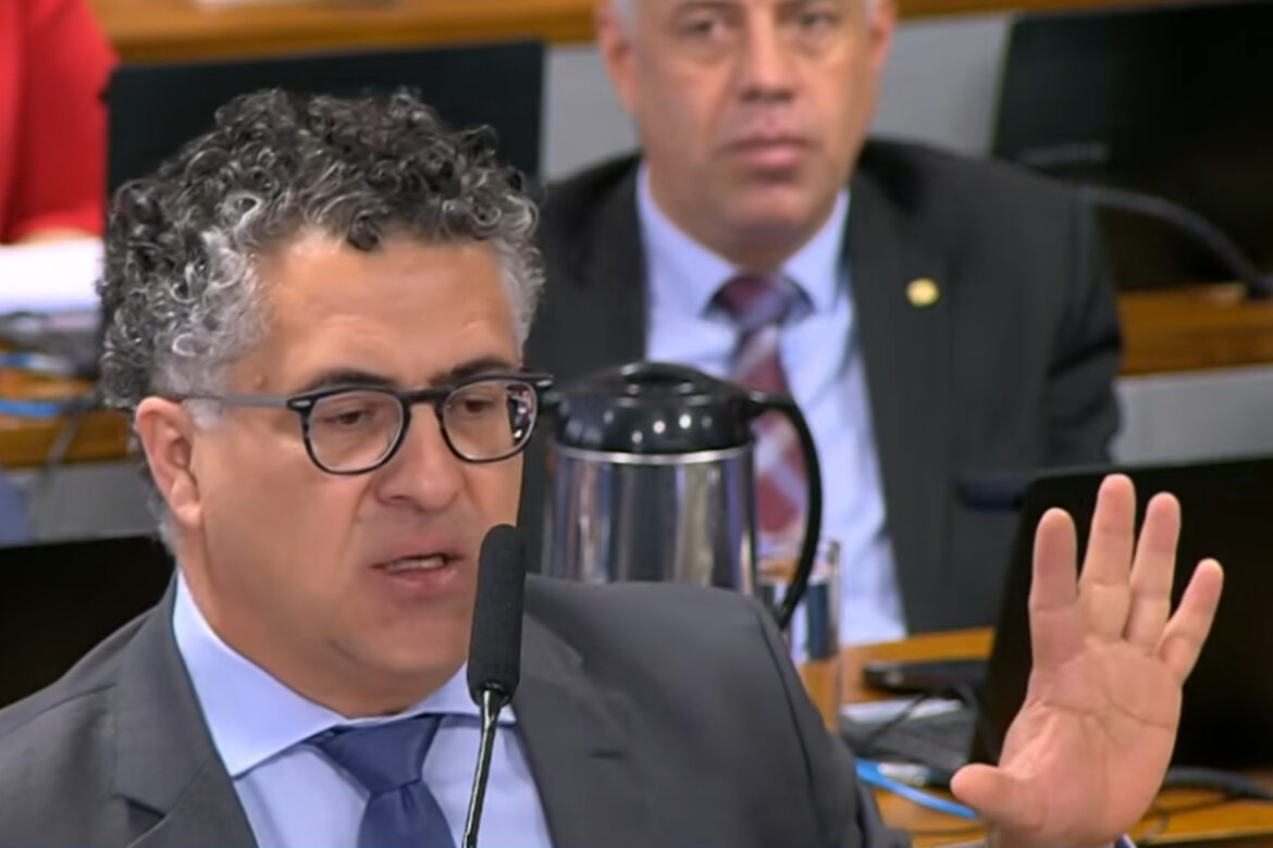fica-na-sua,-papagaio-de-pirata,-diz-deputado-do-pt-para-ze-trovao