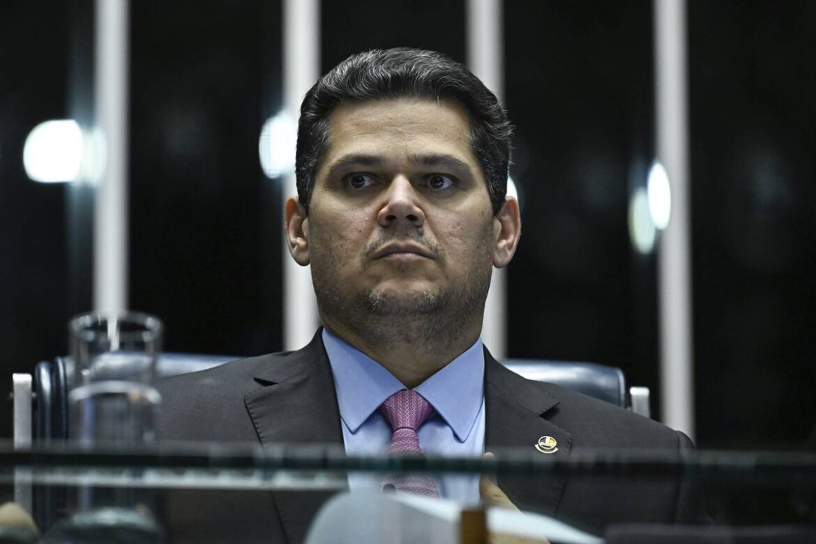 alcolumbre-diz-que-nao-viu-apelo-de-messias-sobre-decisao-de-gilmar