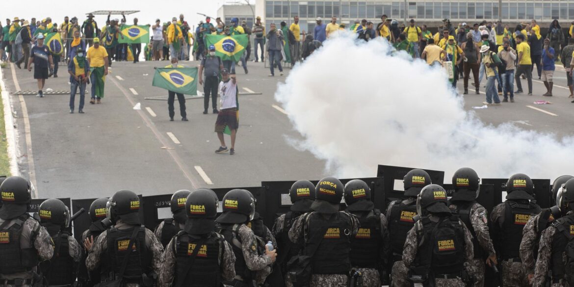 stf-forma-maioria-para-condenar-cinco-pms-do-df-a-16-anos-pelo-8/1