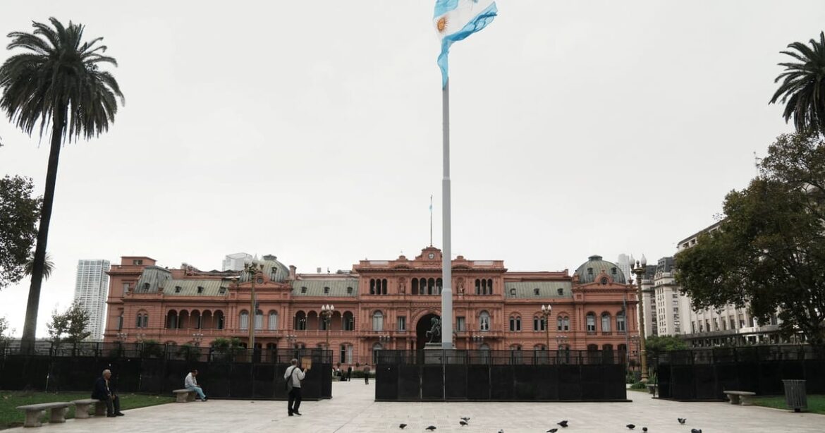 argentina-busca-retorno-ao-mercado-global-e-anuncia-leilao-de-titulo-em-dolares