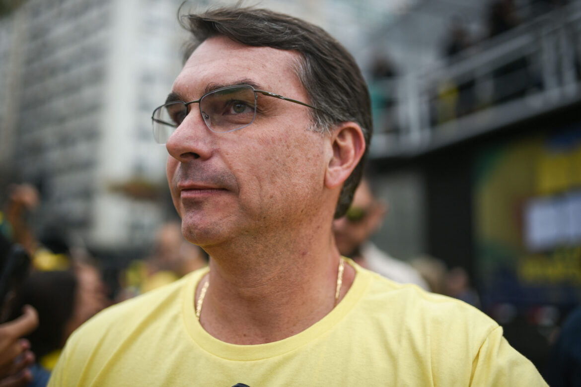 lider-do-pt-reage-a-candidatura-de-flavio.-impossivel-derrotar-lula