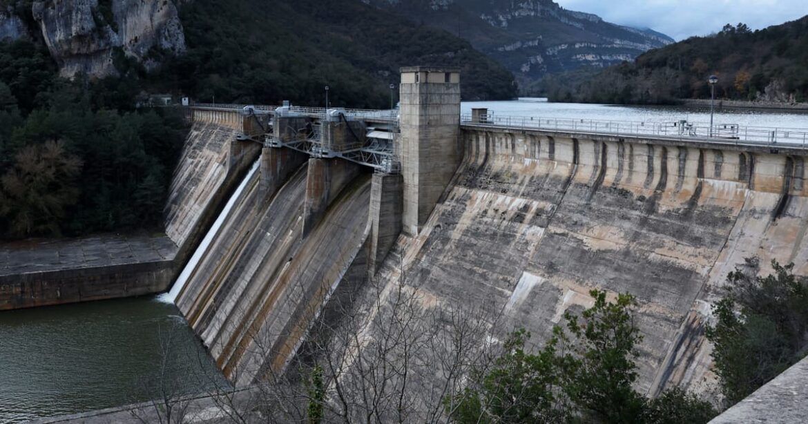 encargos-tendem-a-impulsionar-tarifa-de-energia-em-2026-apesar-de-medidas-de-alivio,-diz-aneel