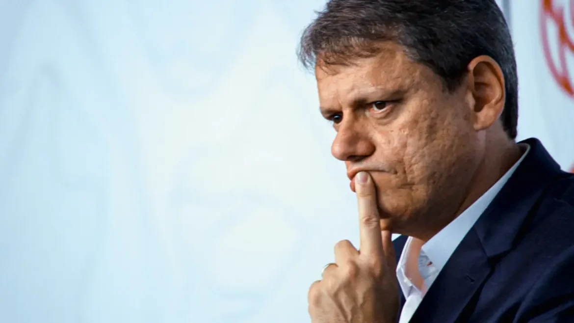 o-silencio-de-tarcisio-apos-a-definicao-de-flavio-como-candidato-do-bolsonarismo