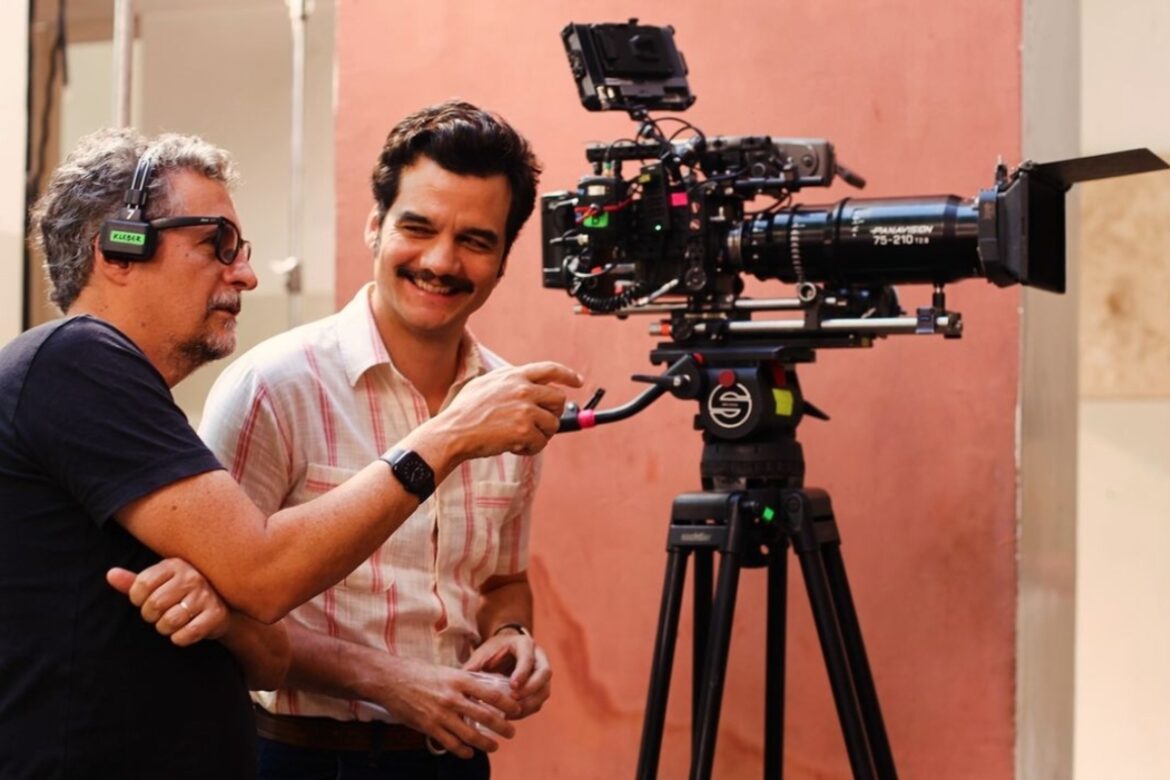 wagner-moura-e-kleber-mendonca-celebram-indicacoes-ao-globo-de-ouro
