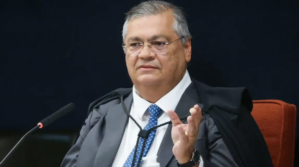 cgu-aponta-irregularidades-nas-emendas-pix-e-dino-remete-caso-a-pf