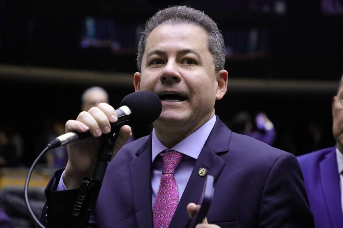pl-negocia-filiacao-de-expoente-da-bancada-evangelica,-que-pode-disputar-o-senado-por-sp